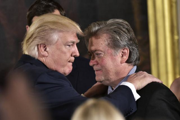 El exasesor de Trump, Steve Bannon, se entrega al FBI | Actualidad