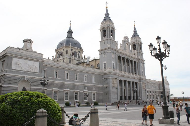 festivo-dia-almudena