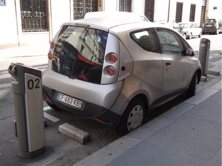 Nuevo permiso de conducción de automóviles para jóvenes desde 16 años