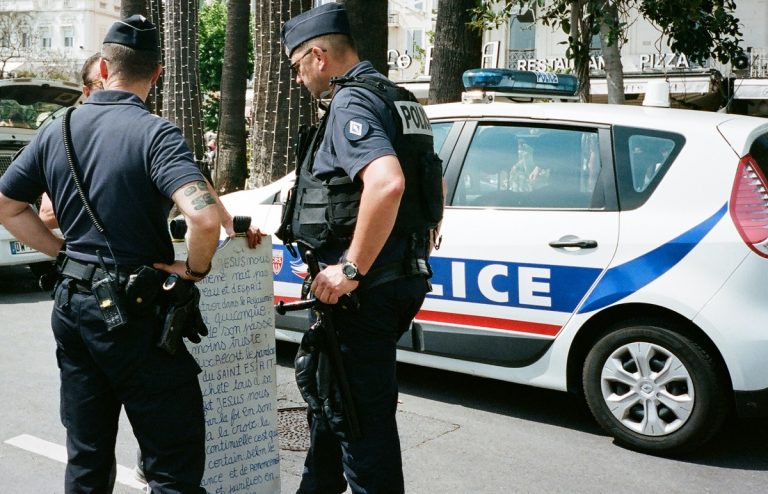 policia-herido-cannes-mahoma