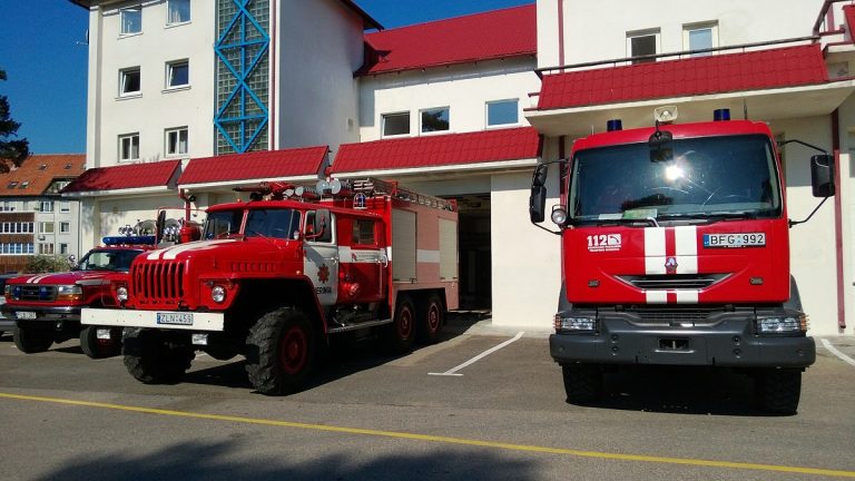 bebe-bolsa-estacion-de-bomberos