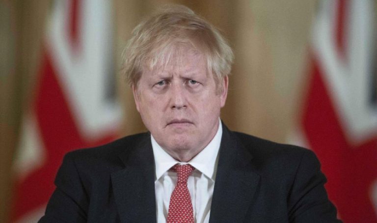 Boris Johnson pide perdón