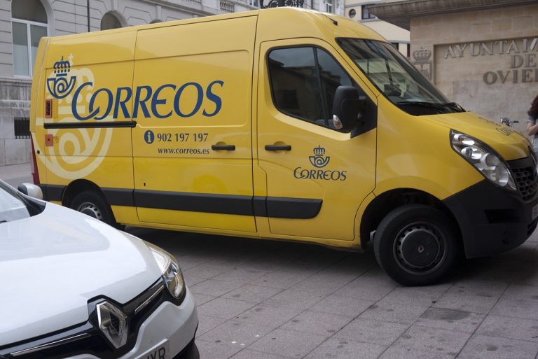 cartero-correos-tarjetas-credito