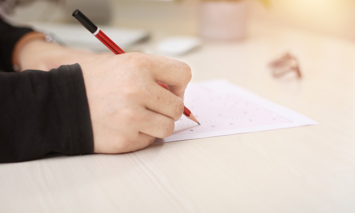 Educación propone un examen específico para acceder al grado de Magisterio