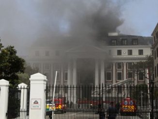 incendio-parlamento-sudafrica