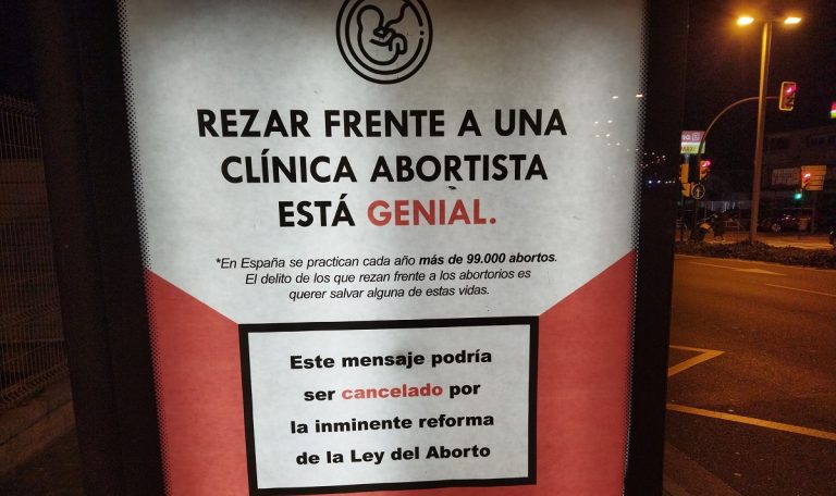 retirar-carteles-antiabortistas