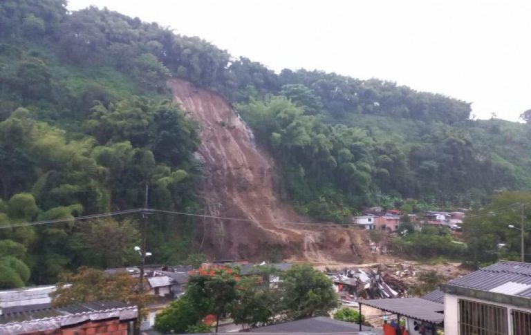 muertos deslizamiento tierra Colombia