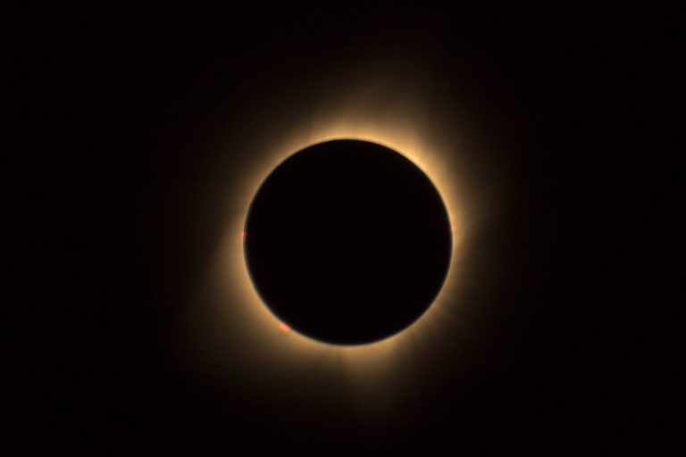 eclipse solar 30 abril