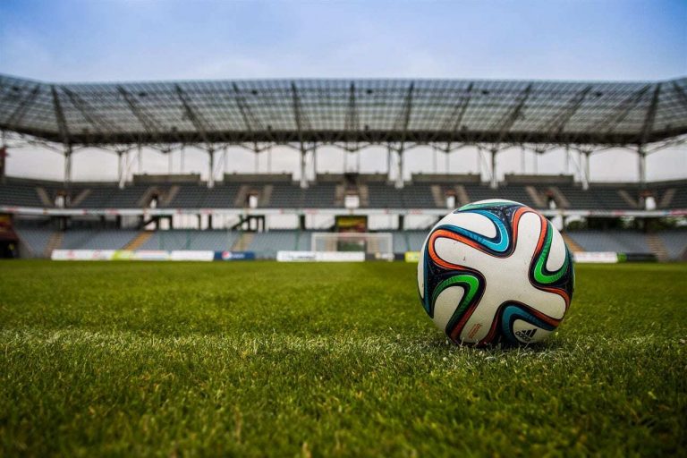 soccer-ball-on-grass-field-during-daytime-46798 (1)