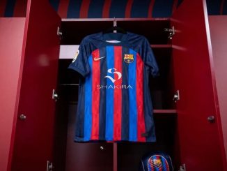 Piqué camiseta Shakira