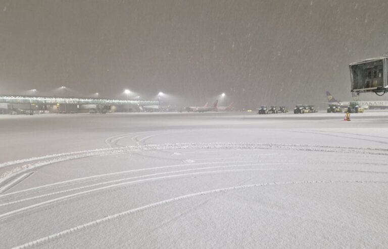 Reino Unido nevada aeropuertos