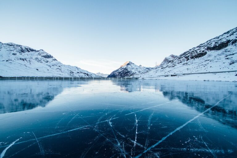 niños lago congelado
