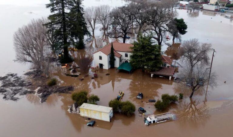 muertos inundaciones California