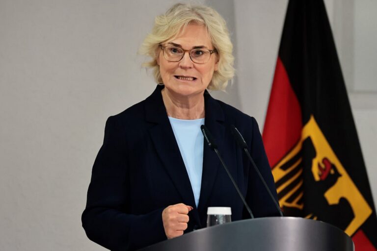 ministra Defensa Alemania