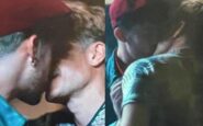 Bad Bunny beso