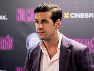 Mario Casas Déborah François