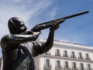 estatua rey Puerta del Sol