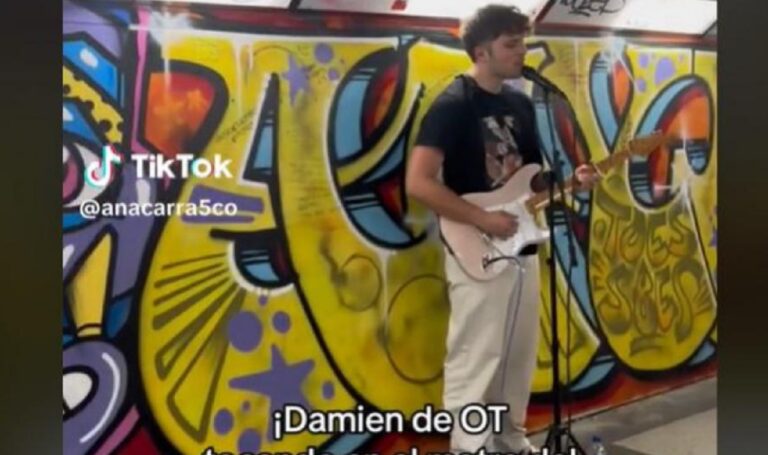 Descubren a un concursante de 'Operación Triunfo’ tocando en el metro de Madrid