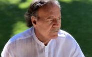 julio iglesias bigote