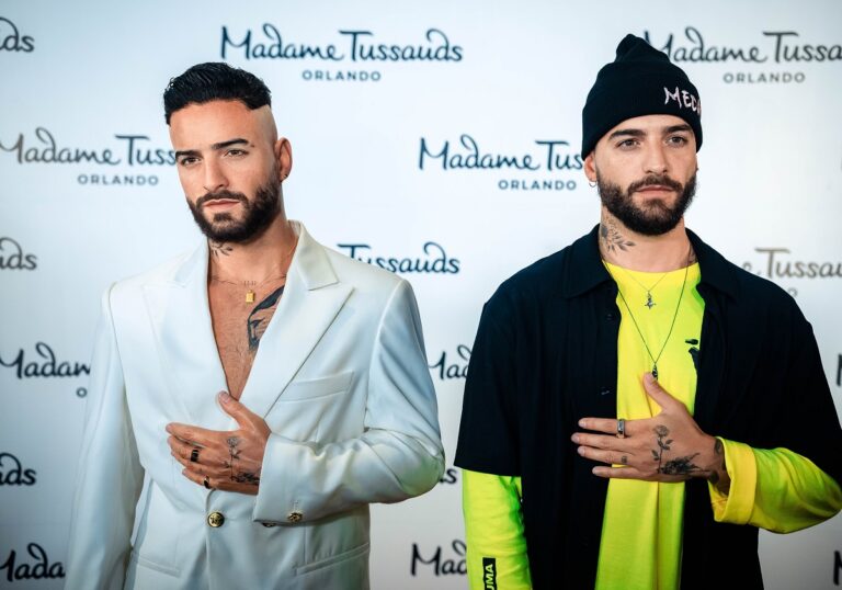 Maluma manotazo