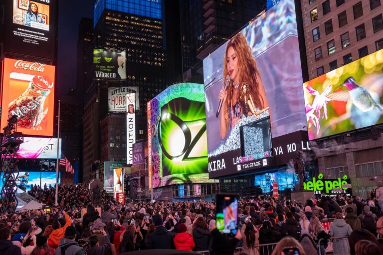 Shakira Times Square