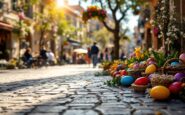 Turisti che visitano una spiaggia spagnola durante Pasqua