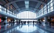 Trucco e identificazione facciale in aeroporto