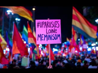 Manifestación del Primero de Mayo en España con pancartas