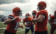 los cleveland browns enfrentan desafios en la posicion de mariscal de campo durante una temporada complicada python 1759347649